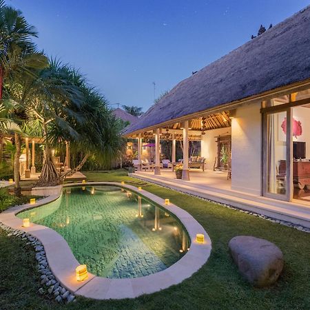 Villa Tirta Naga Bali Seminyak  Exterior photo