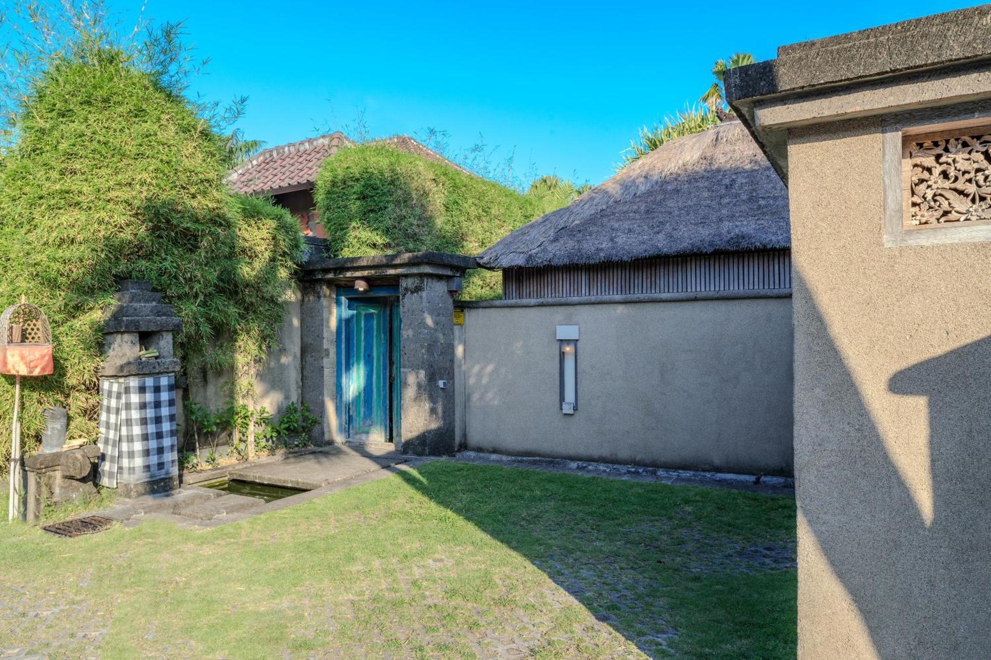 Villa Tirta Naga Bali Seminyak  Exterior photo
