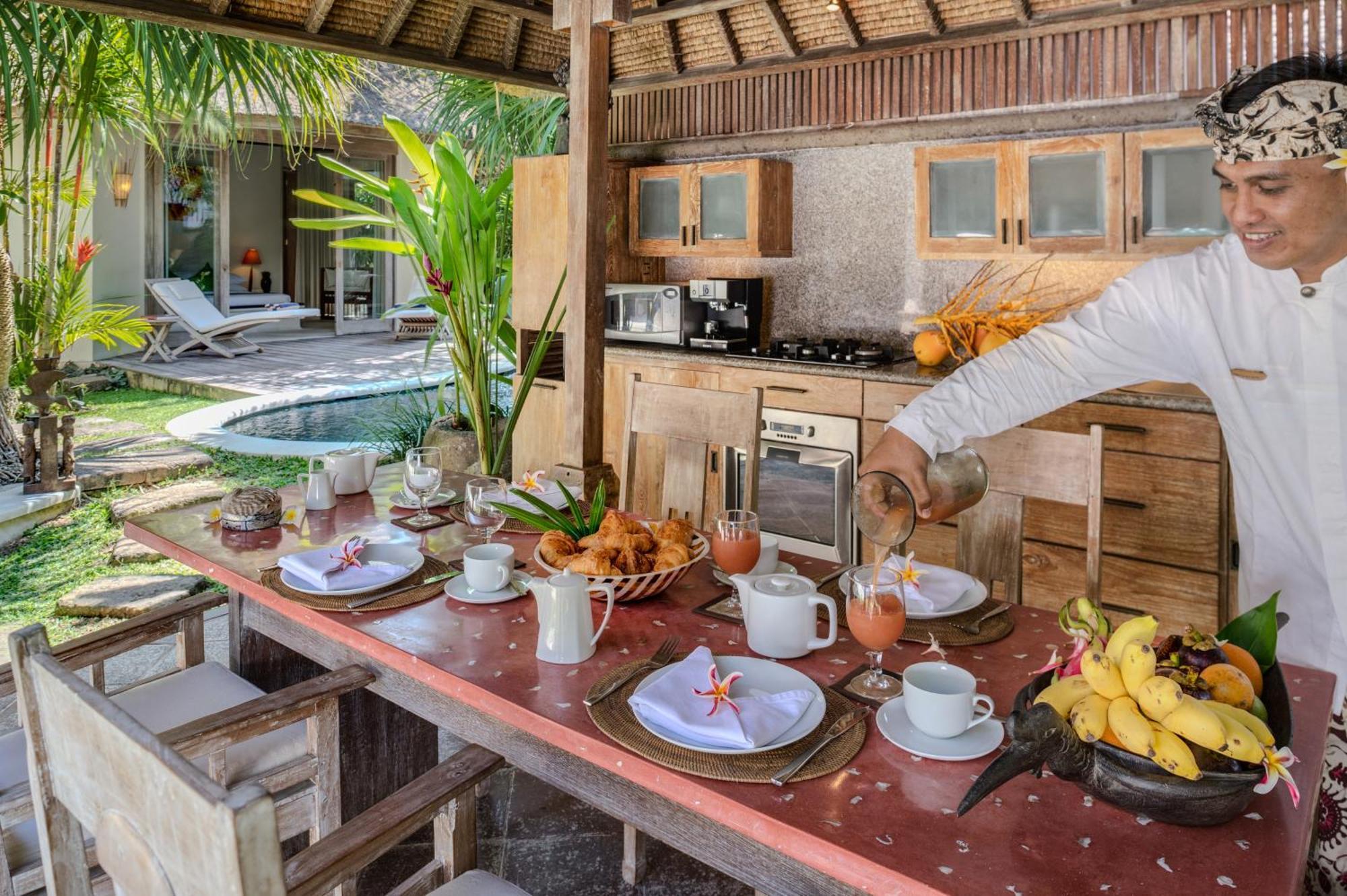 Villa Tirta Naga Bali Seminyak  Exterior photo