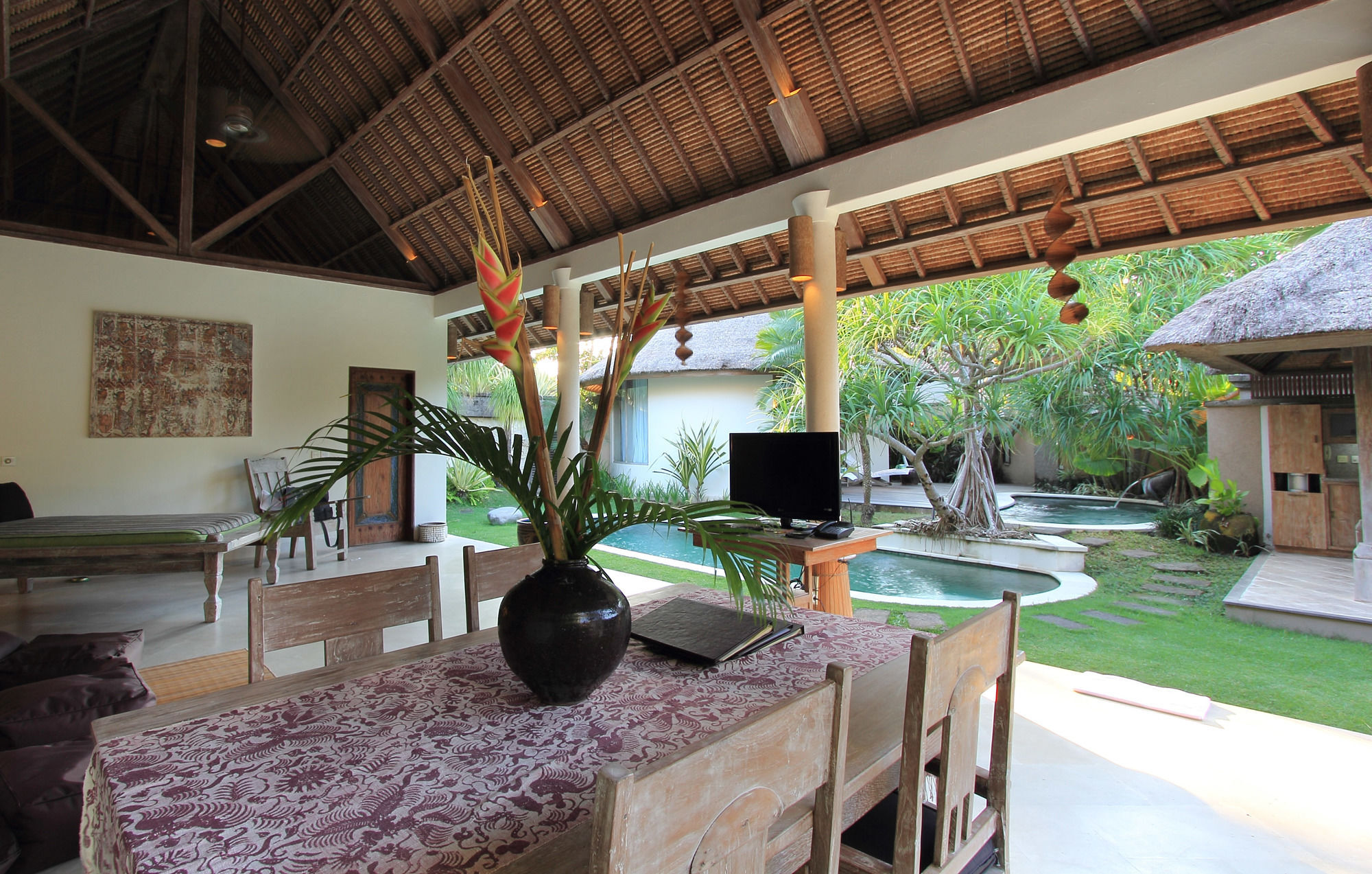 Villa Tirta Naga Bali Seminyak  Exterior photo